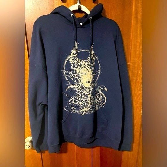 Disney Tops - 👚3/$15👚Disney Maleficent Sweatshirt